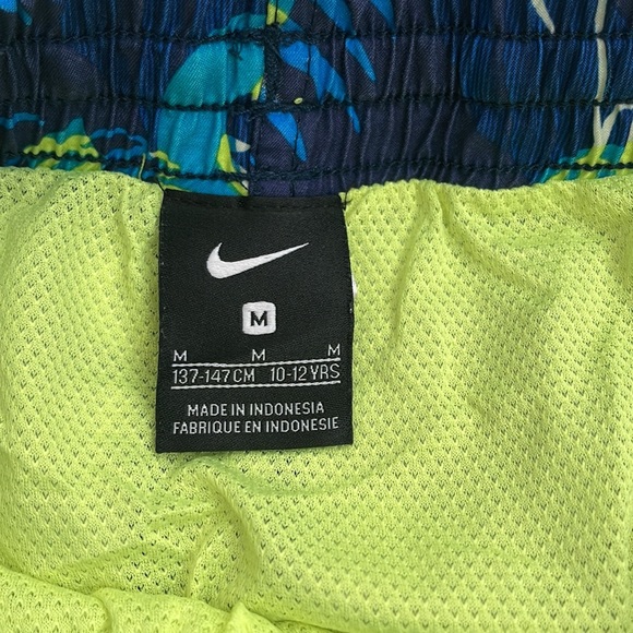 Like New- Nike Boys Swim Trunks Sz.10-12 (M) - Picture 3 of 3